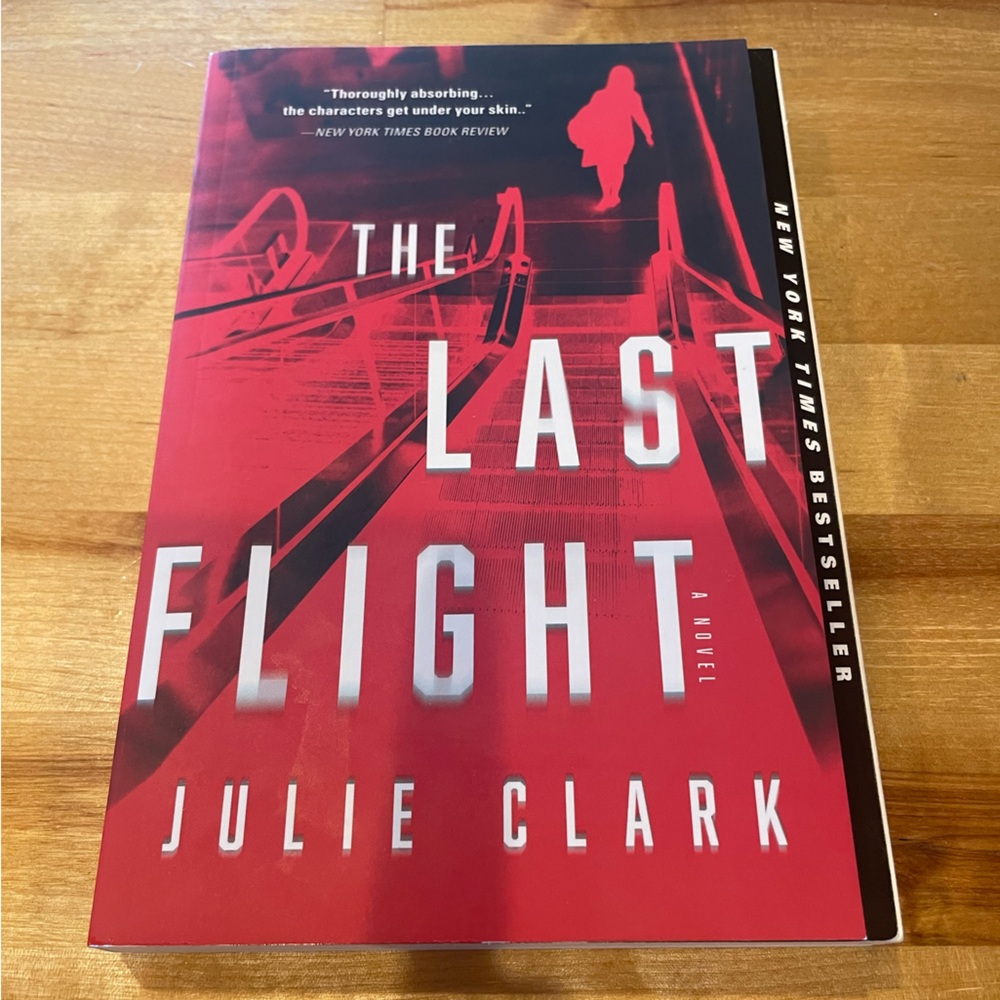 🔥BOGO🔥 The Last Flight, Julie Clark